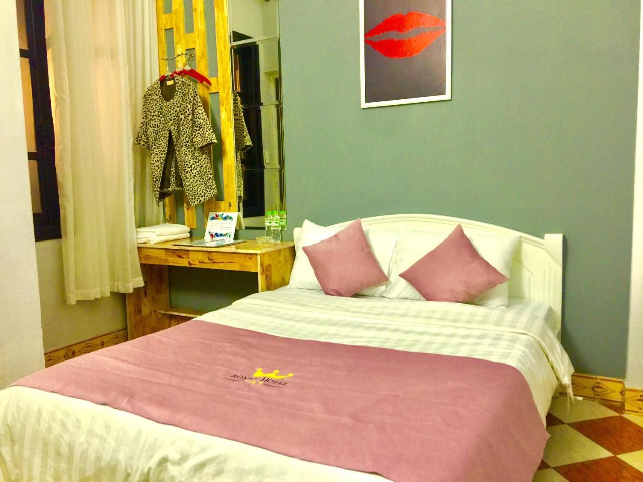 Royal House Hotel Hanoi Bagian luar foto